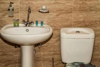 Отель Hotel Old Avlabari Тбилиси Трехместный номер Делюкс-6
